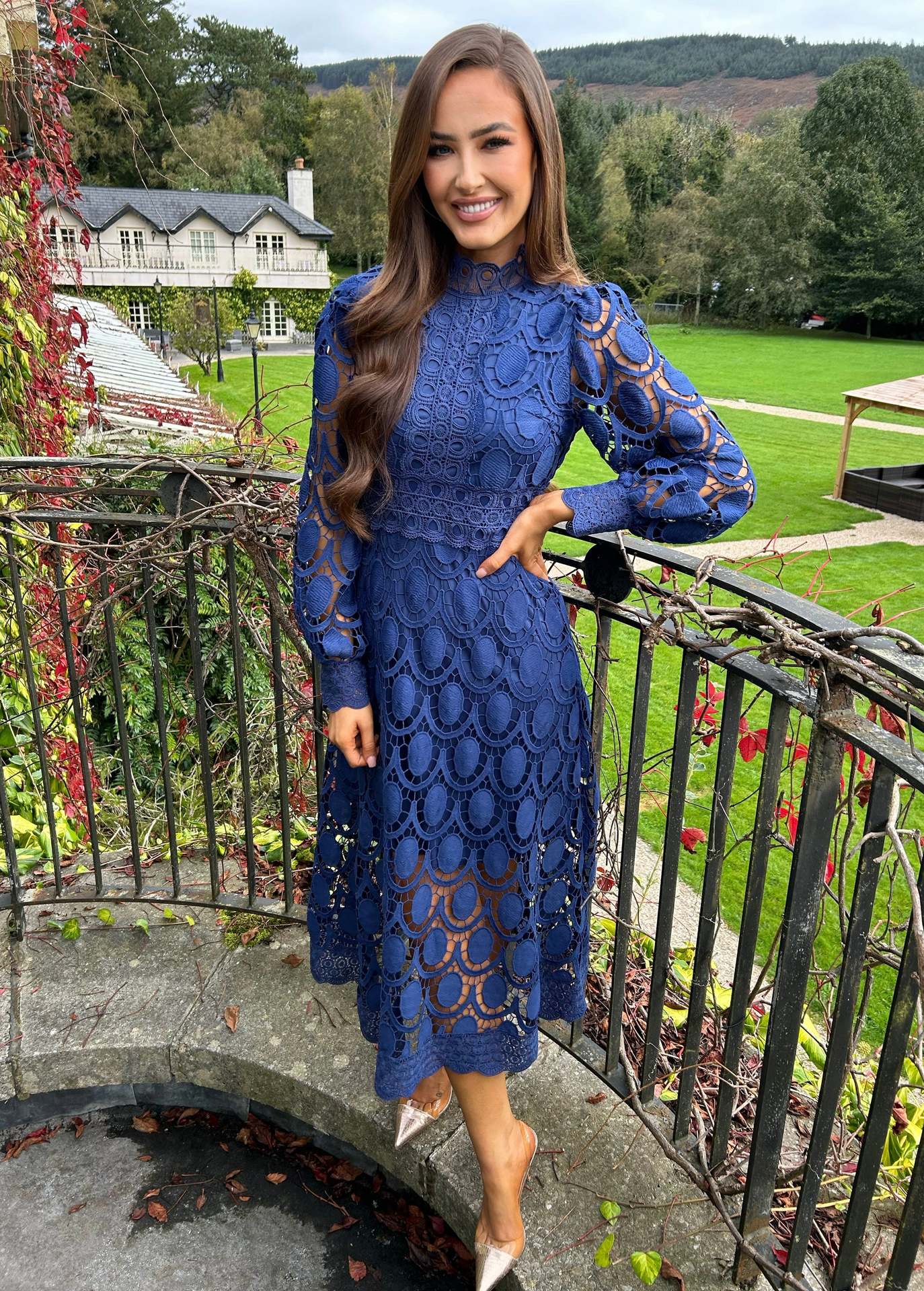 Lace Stand Collar Bubble Sleeve Dress