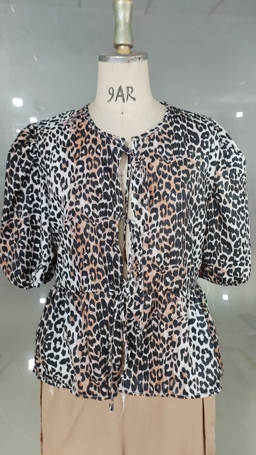Leisure Leopard Print Hollow Out Lace-up Bubble Sleeve Women's Shirt
